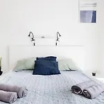 Modern Riverside Studio With Free Parking