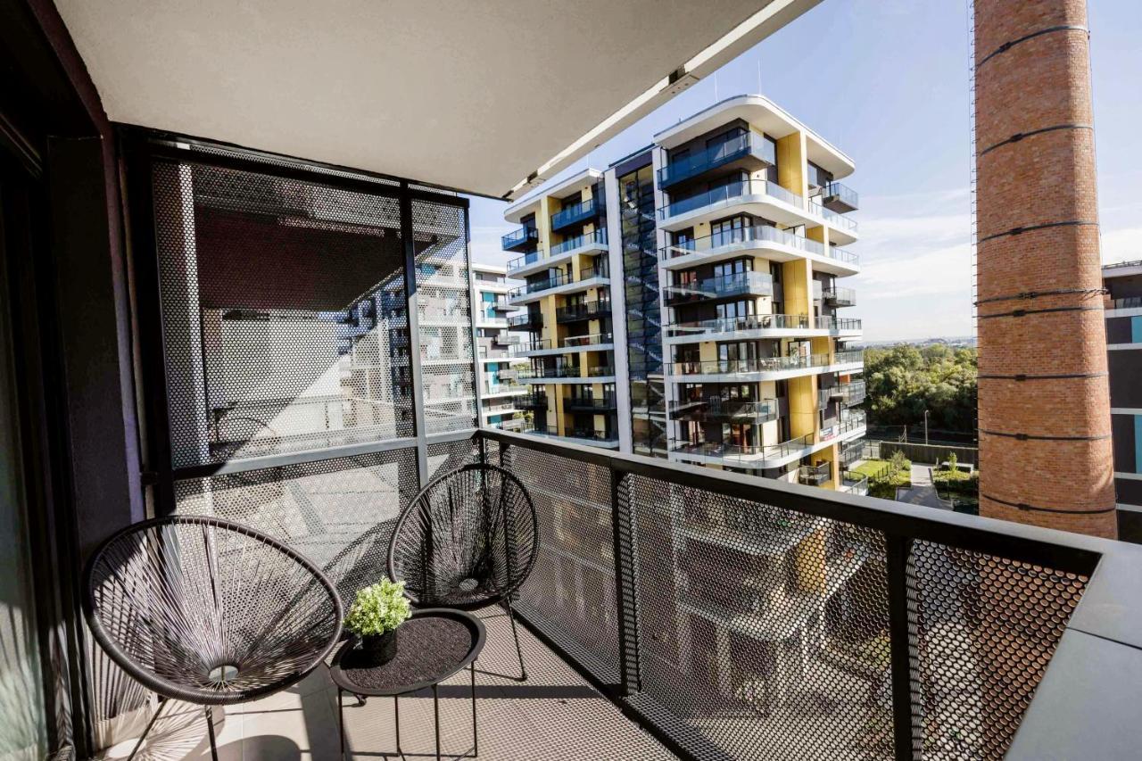 Modern Riverside With Free Parking Apartment