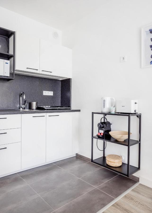 Modern Riverside With Free Parking Apartment *